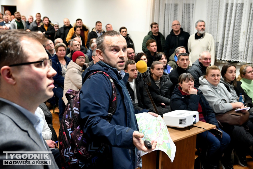 Spotkanie w sprawie przebiegu nowej DK9 w Stalach