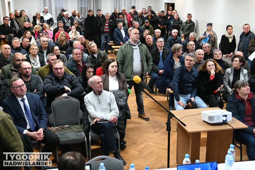 Spotkanie w sprawie przebiegu nowej DK9 w Stalach