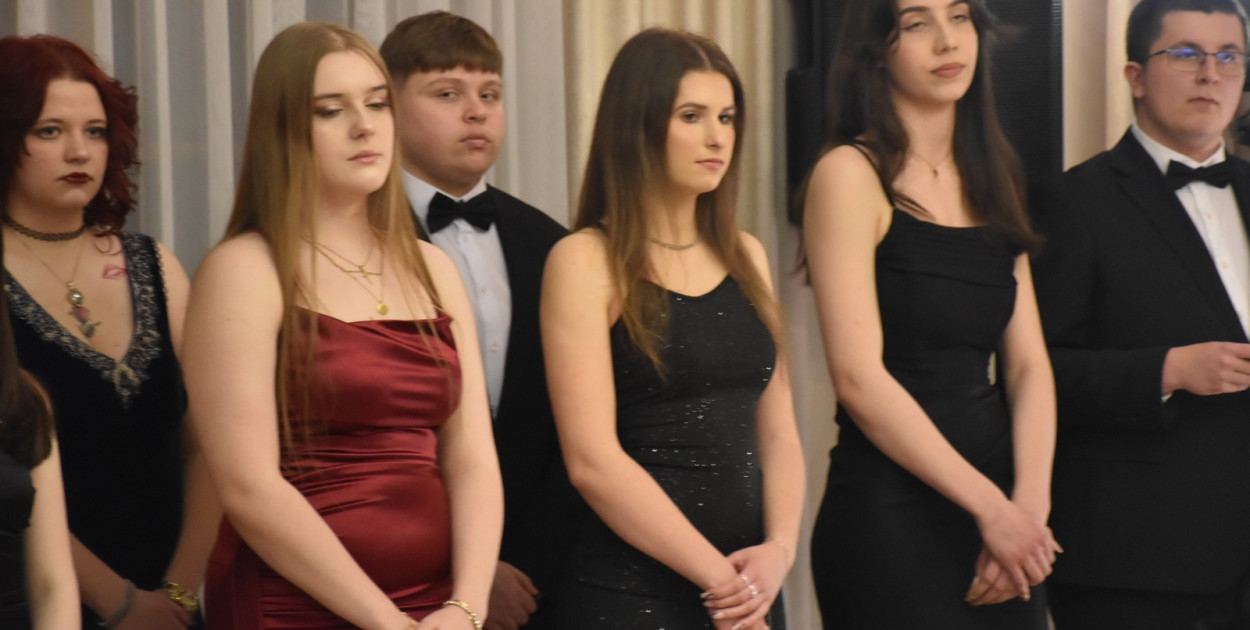 Studniówka ZS nr 1 w Nowej Dębie