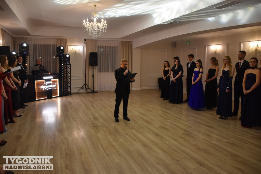 Studniówka ZS nr 1 w Nowej Dębie