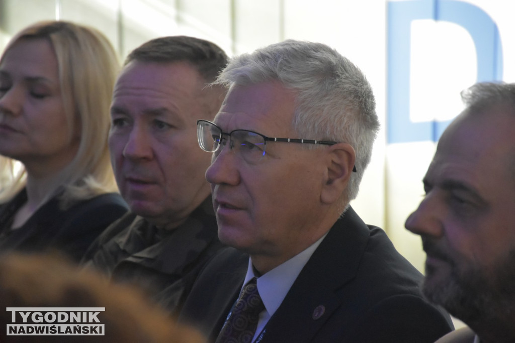 Konferencja w Dezamecie