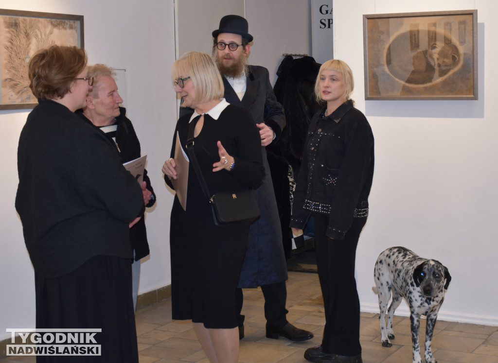 Otwarcie wystawy Karoliny Dousy-Bik w BWA