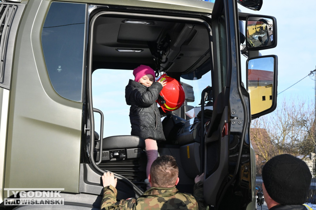 Pomagamy przytulisku w Nowej Dębie