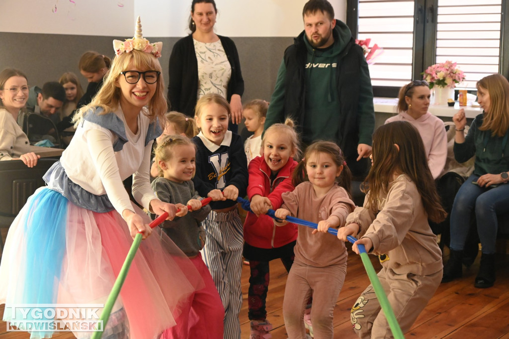 Pomagamy przytulisku w Nowej Dębie