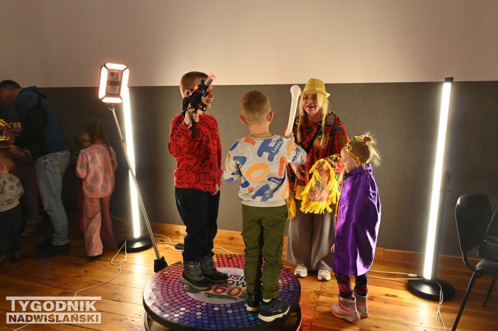 Pomagamy przytulisku w Nowej Dębie