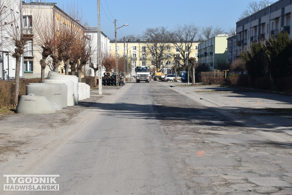 Remont ul. Mickiewicza w Nowej Dębie