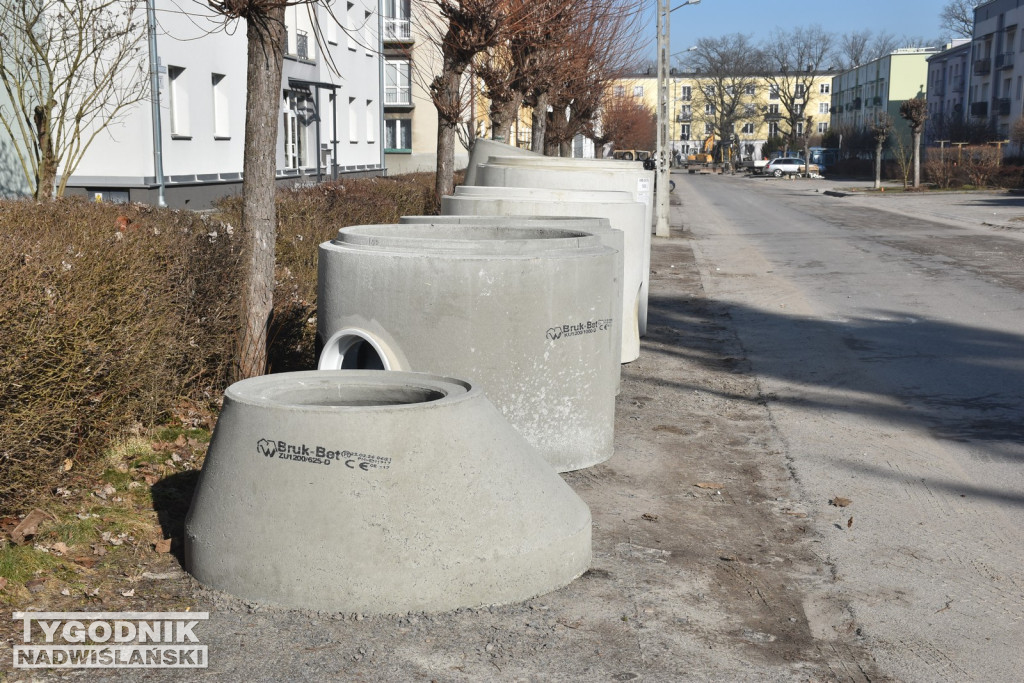 Remont ul. Mickiewicza w Nowej Dębie