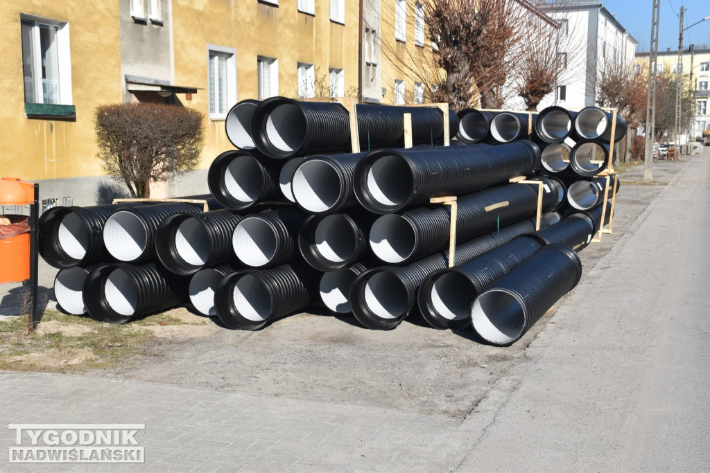 Remont ul. Mickiewicza w Nowej Dębie