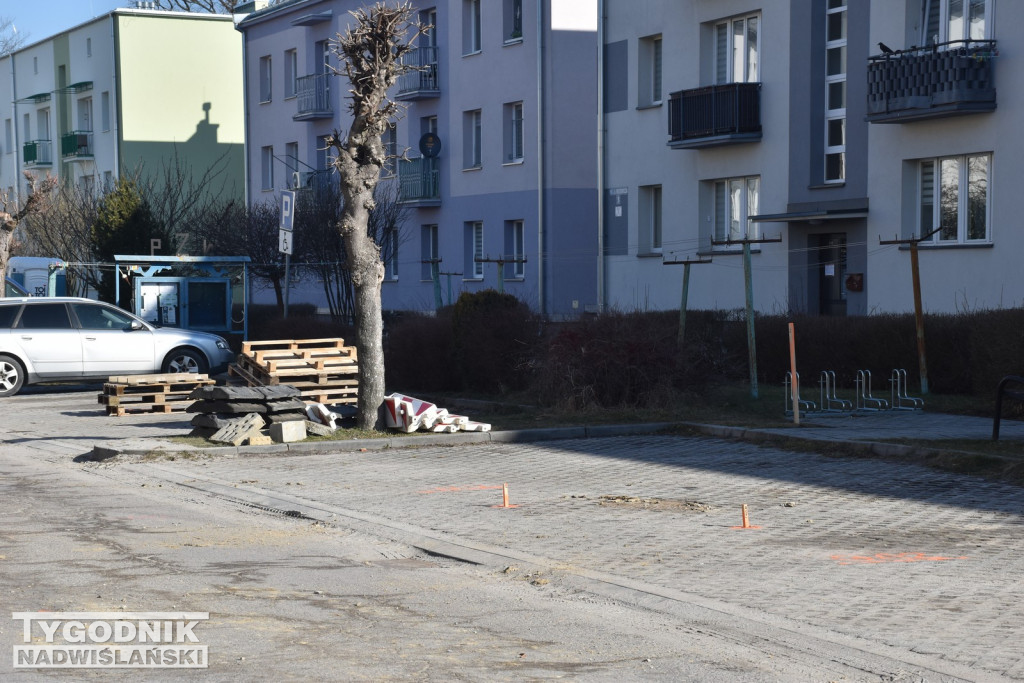 Remont ul. Mickiewicza w Nowej Dębie