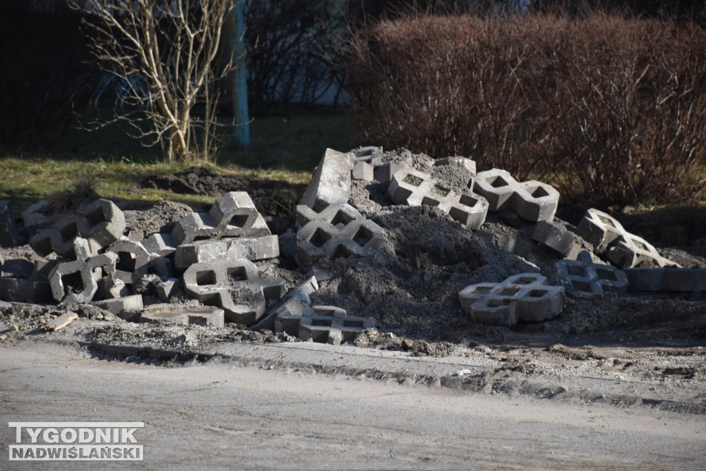 Remont ul. Mickiewicza w Nowej Dębie