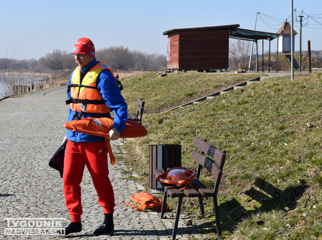 IX Zimowa Przeprawa Wisły Wpław