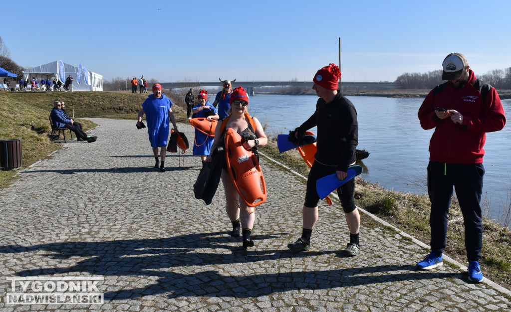 IX Zimowa Przeprawa Wisły Wpław