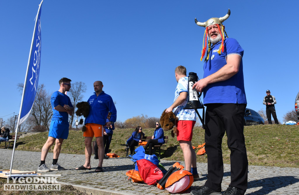 IX Zimowa Przeprawa Wisły Wpław