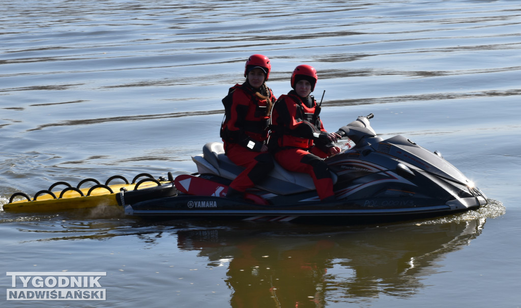 IX Zimowa Przeprawa Wisły Wpław