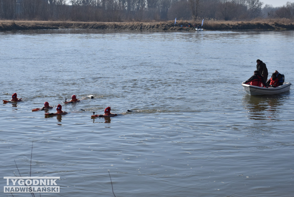 IX Zimowa Przeprawa Wisły Wpław