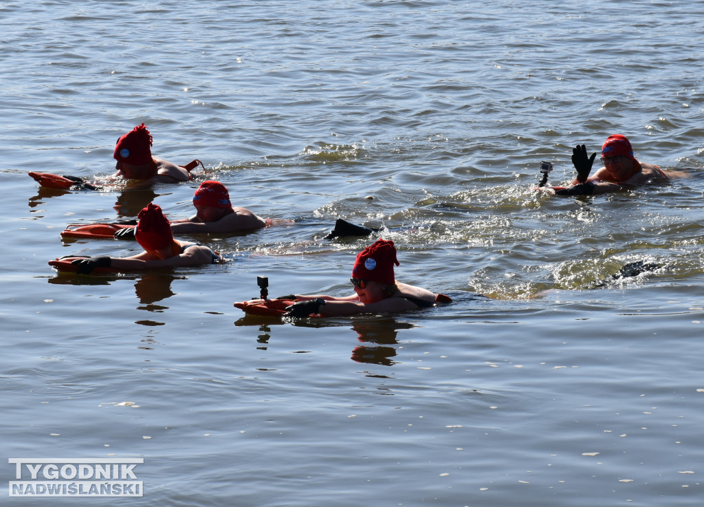 IX Zimowa Przeprawa Wisły Wpław