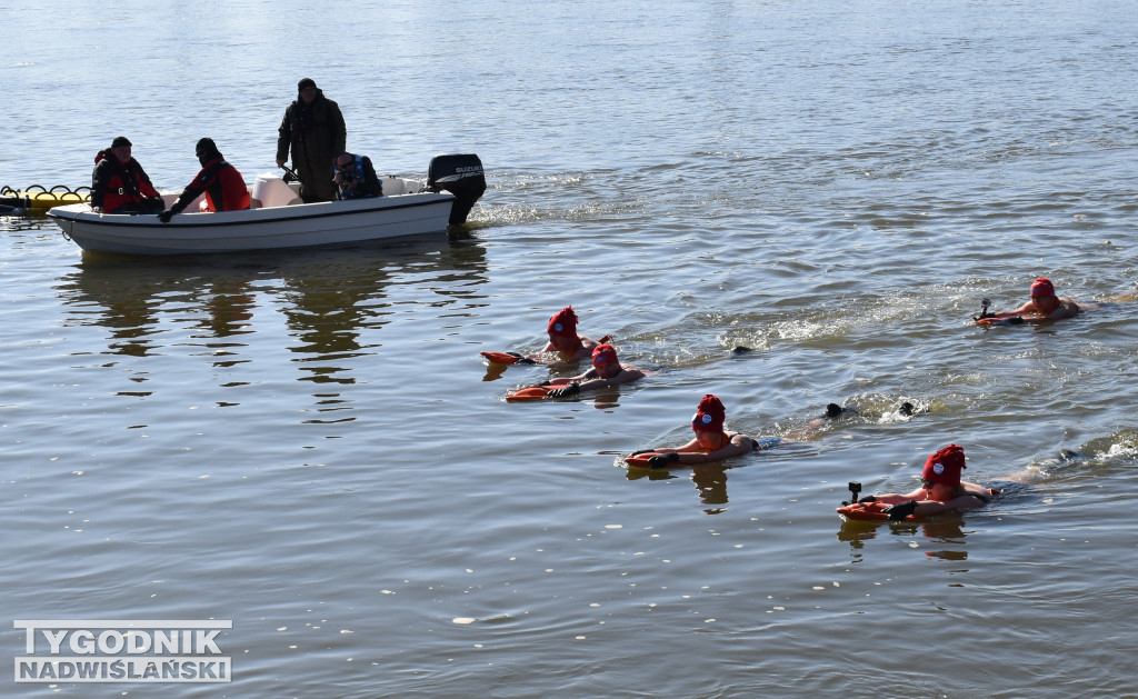 IX Zimowa Przeprawa Wisły Wpław