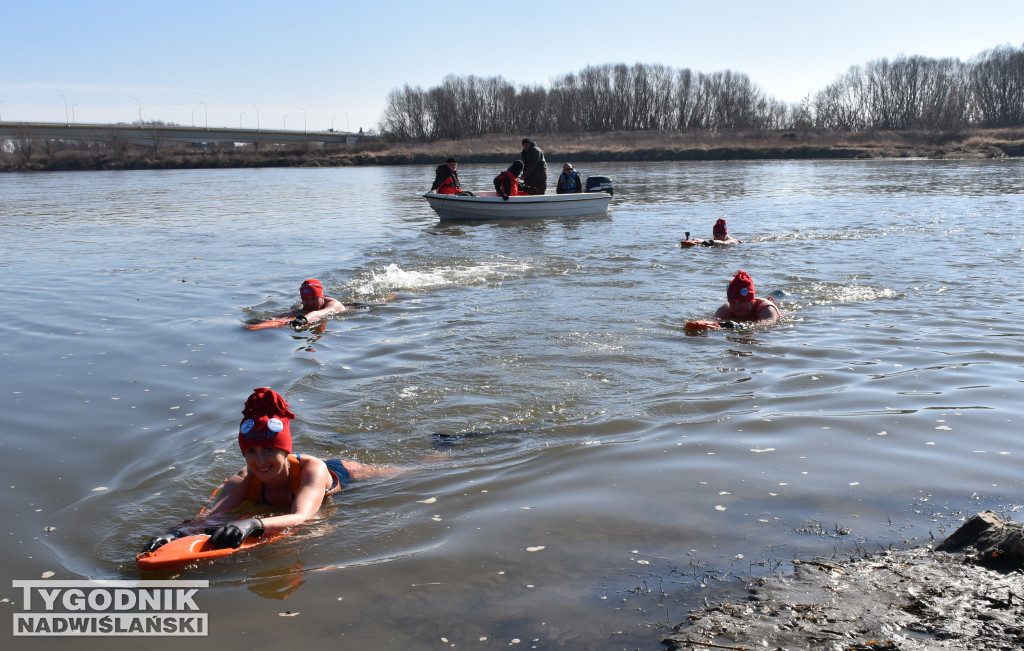 IX Zimowa Przeprawa Wisły Wpław