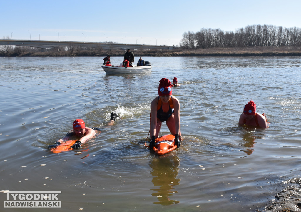 IX Zimowa Przeprawa Wisły Wpław
