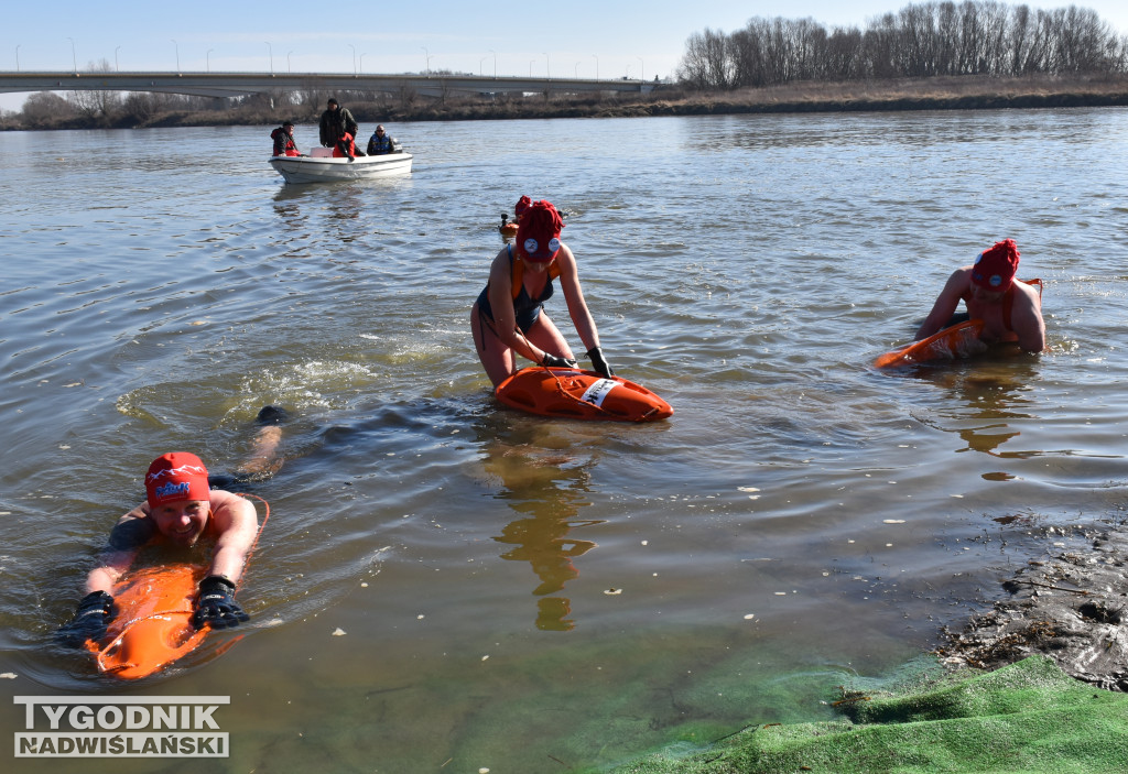 IX Zimowa Przeprawa Wisły Wpław