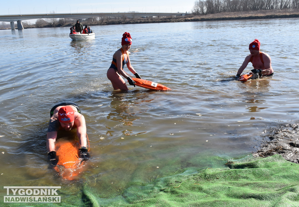 IX Zimowa Przeprawa Wisły Wpław