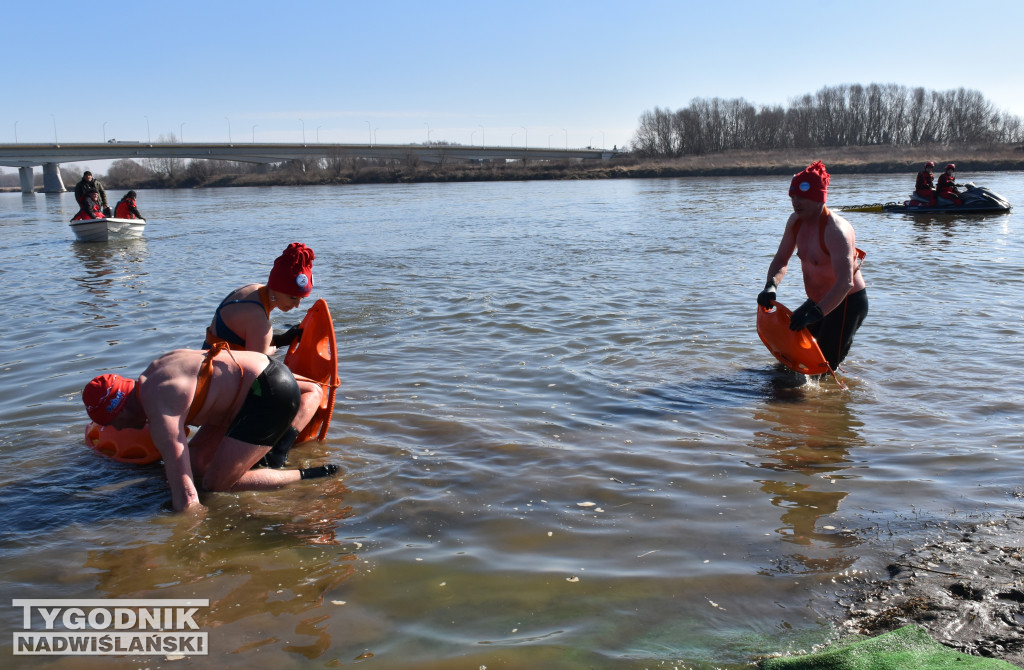 IX Zimowa Przeprawa Wisły Wpław
