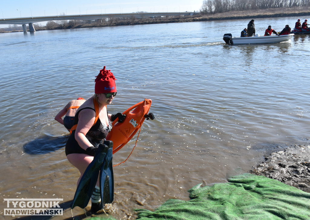 IX Zimowa Przeprawa Wisły Wpław
