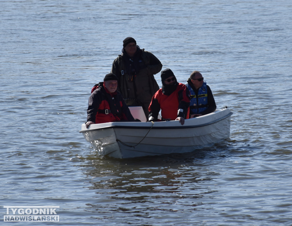 IX Zimowa Przeprawa Wisły Wpław