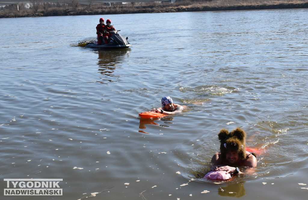 IX Zimowa Przeprawa Wisły Wpław