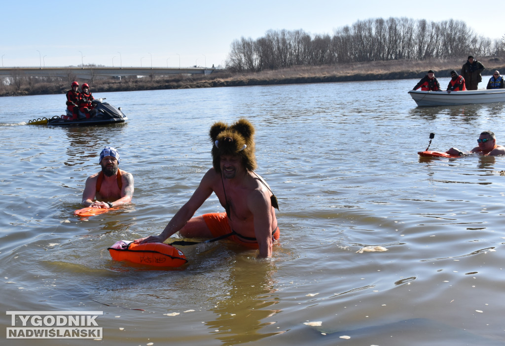 IX Zimowa Przeprawa Wisły Wpław