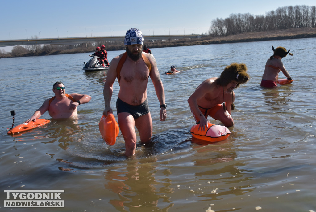 IX Zimowa Przeprawa Wisły Wpław