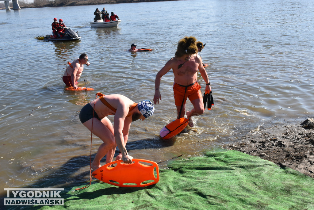 IX Zimowa Przeprawa Wisły Wpław