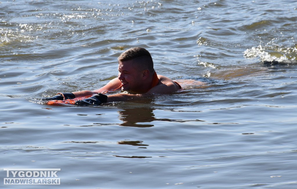 IX Zimowa Przeprawa Wisły Wpław