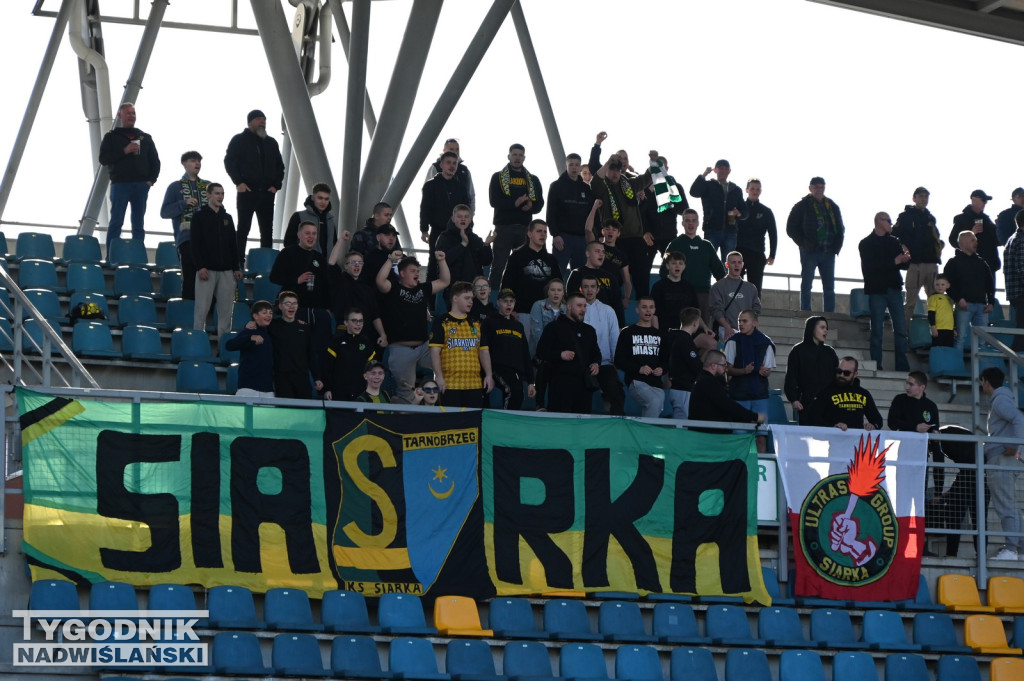 Kibice na meczu Siarka - Pogoń Sokół Lubaczów