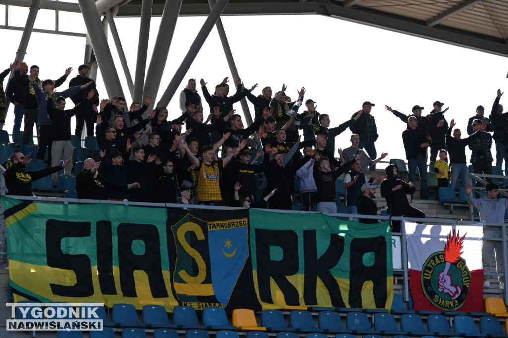 Kibice na meczu Siarka - Pogoń Sokół Lubaczów