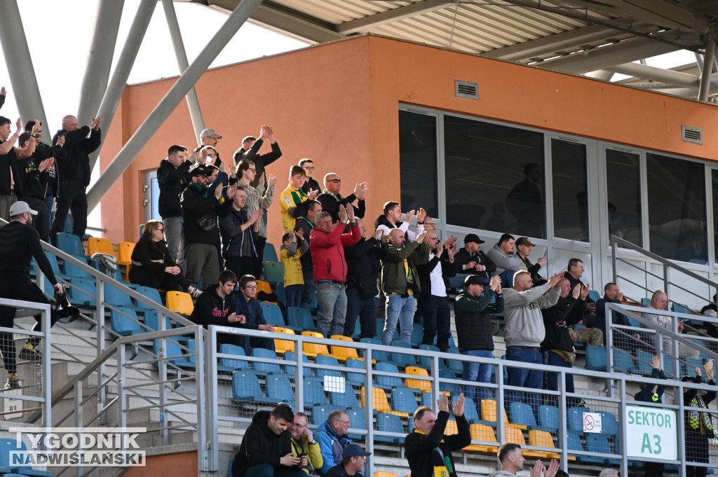 Kibice na meczu Siarka - Pogoń Sokół Lubaczów