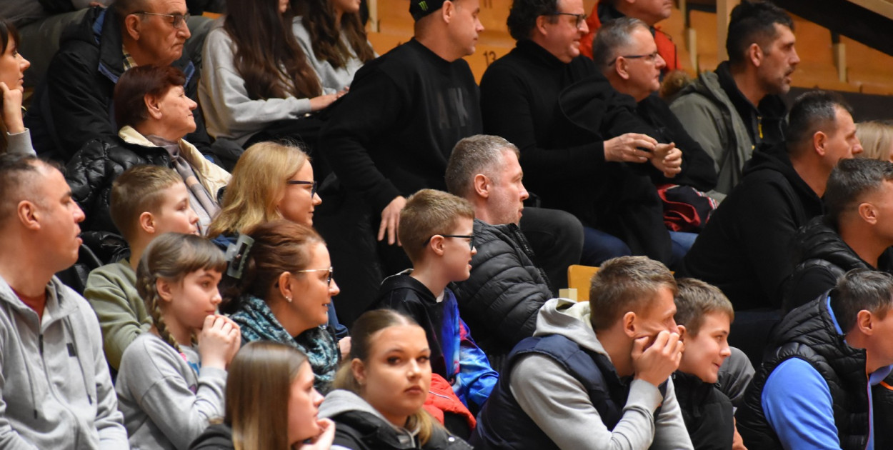 Zdjęcia kibiców z meczu Siarka - Sokół