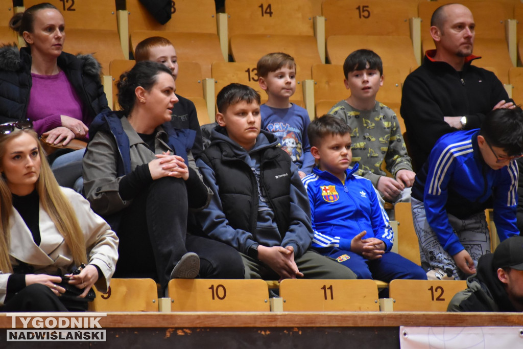 Zdjęcia kibiców z meczu Siarka - Sokół