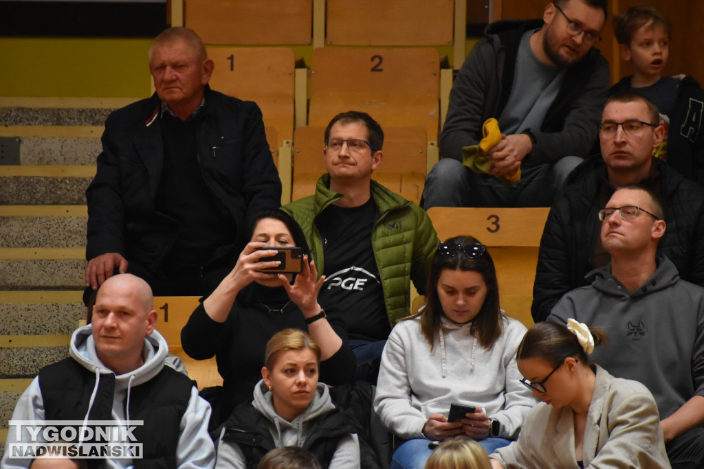 Zdjęcia kibiców z meczu Siarka - Sokół