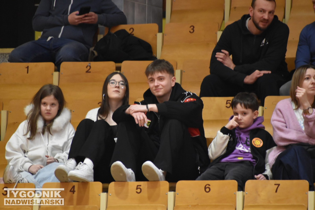 Zdjęcia kibiców z meczu Siarka - Sokół