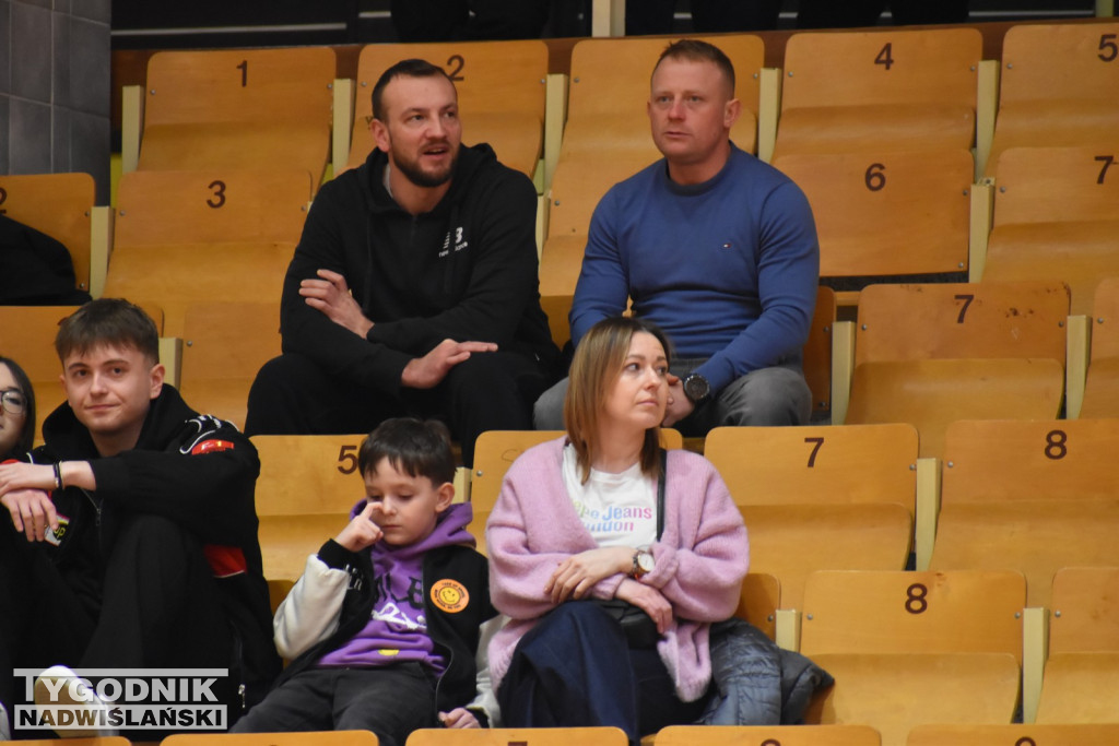 Zdjęcia kibiców z meczu Siarka - Sokół