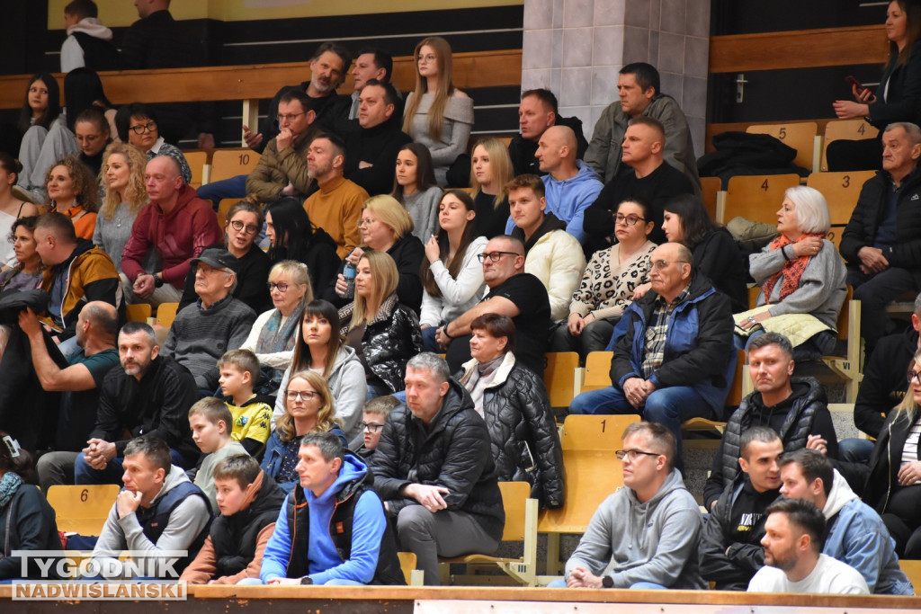 Zdjęcia kibiców z meczu Siarka - Sokół