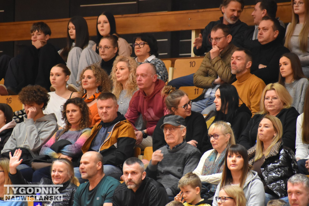 Zdjęcia kibiców z meczu Siarka - Sokół