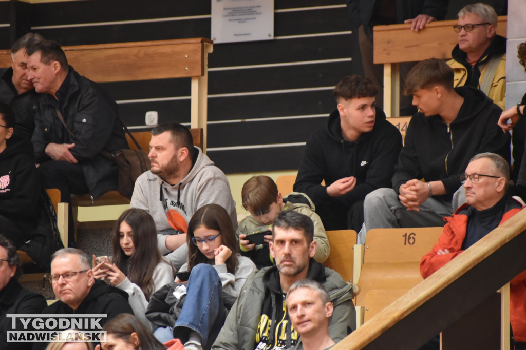 Zdjęcia kibiców z meczu Siarka - Sokół