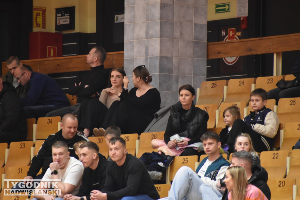 Zdjęcia kibiców z meczu Siarka - Sokół