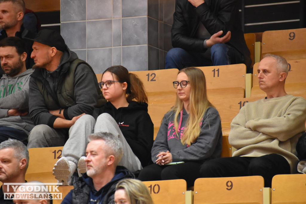 Zdjęcia kibiców z meczu Siarka - Sokół