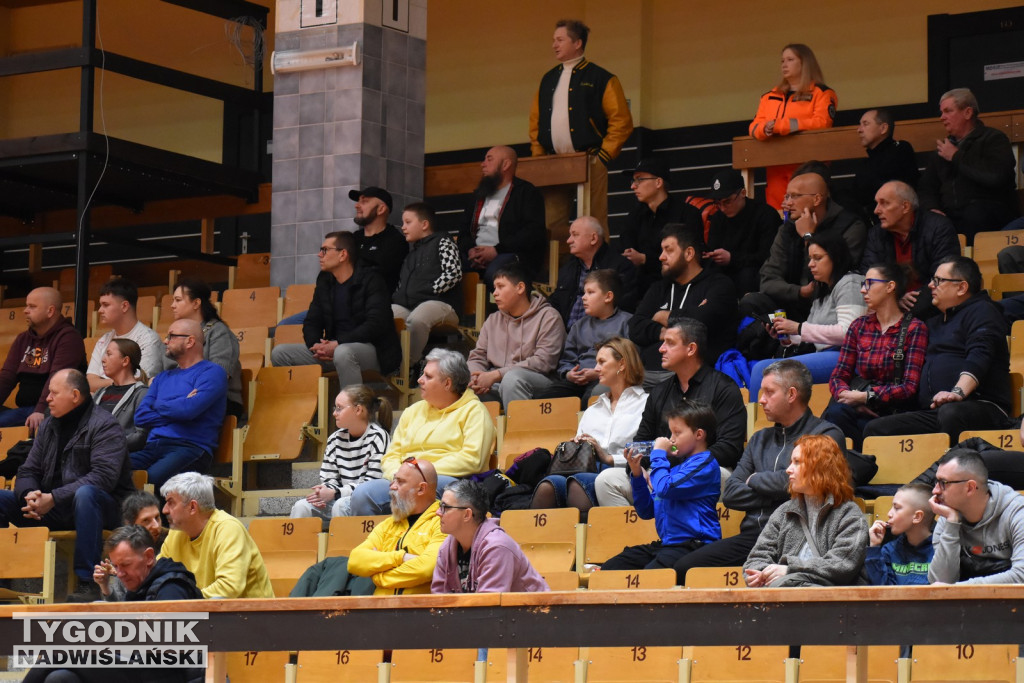 Zdjęcia kibiców z meczu Siarka - Sokół