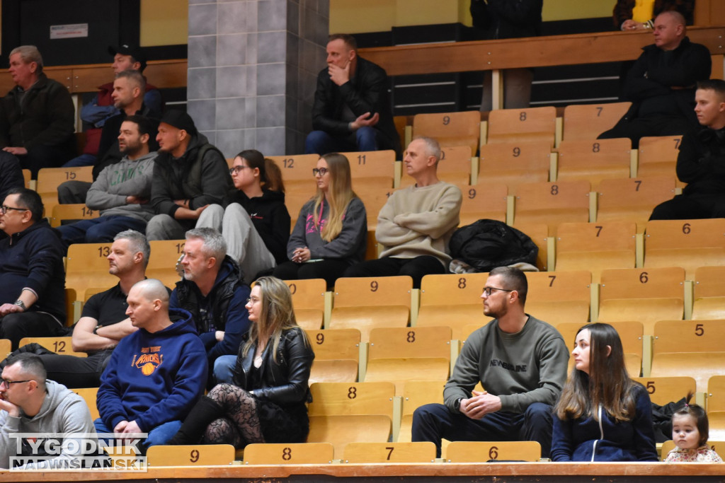 Zdjęcia kibiców z meczu Siarka - Sokół