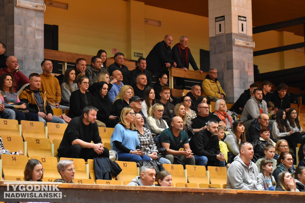 Zdjęcia kibiców z meczu Siarka - Sokół