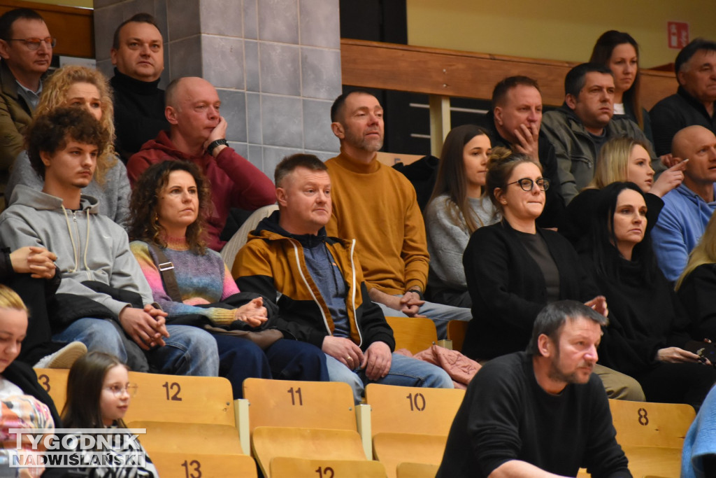 Zdjęcia kibiców z meczu Siarka - Sokół